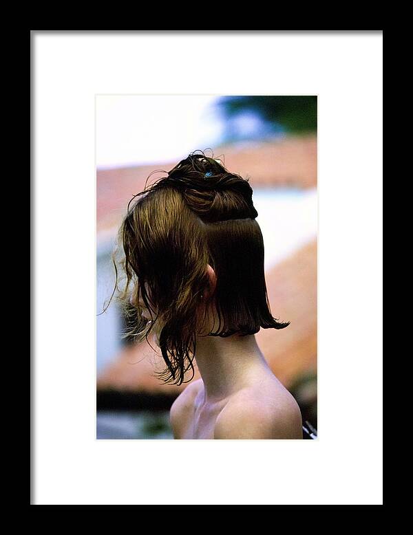 Beauty Framed Print featuring the photograph Yasmine Sokal During A Haircut by Arthur Elgort