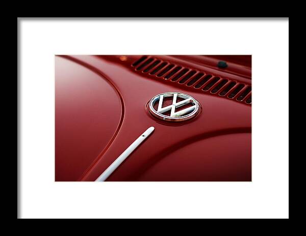 Vw Framed Print featuring the photograph 1973 Volkswagen Beetle by Gordon Dean II