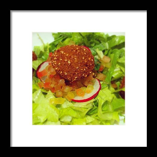 Vegetariano Framed Print featuring the photograph #falafel #1 by Rodolfo Nutzmann