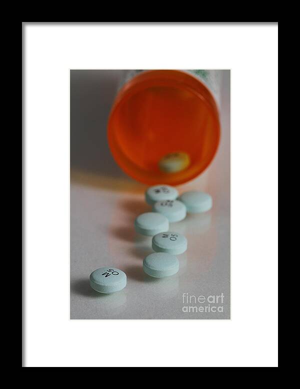 Medical Framed Print featuring the photograph Oxybutynin Pills #1 by Photo Researchers, Inc.
