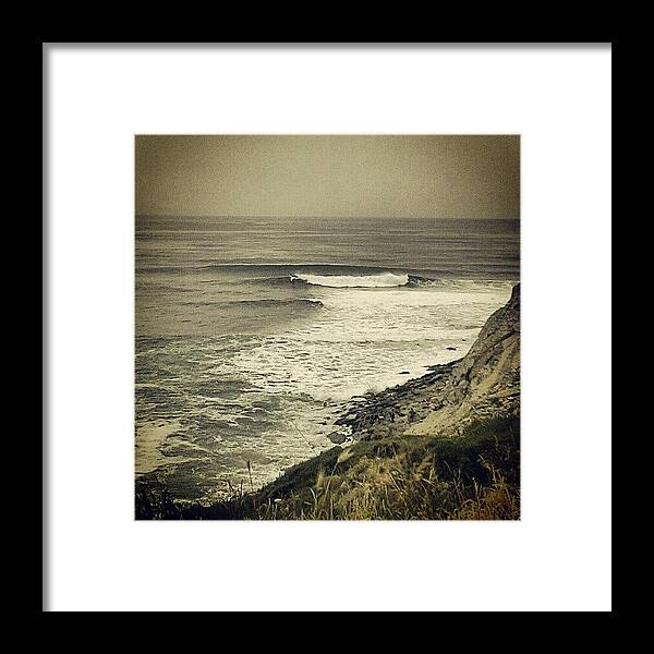 Surf Framed Print featuring the photograph 2 Metrazos En #meñakoz Esta Mañana by David R
