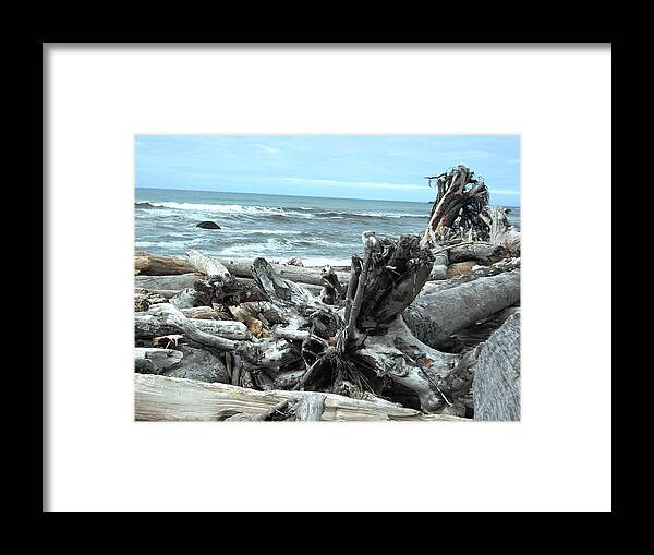 Twilight Framed Print featuring the photograph Rialto Beach La Push by Kelly Manning
