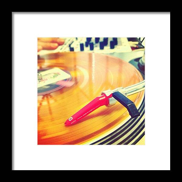  Framed Print featuring the photograph Dj Rated R In The Mix by Tamas Borok