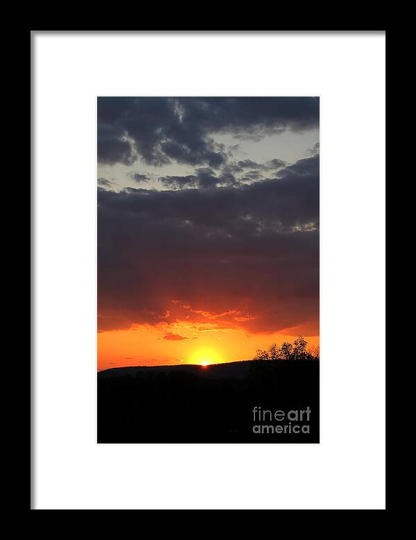 Landscape Framed Print featuring the photograph Early Light by Everett Houser