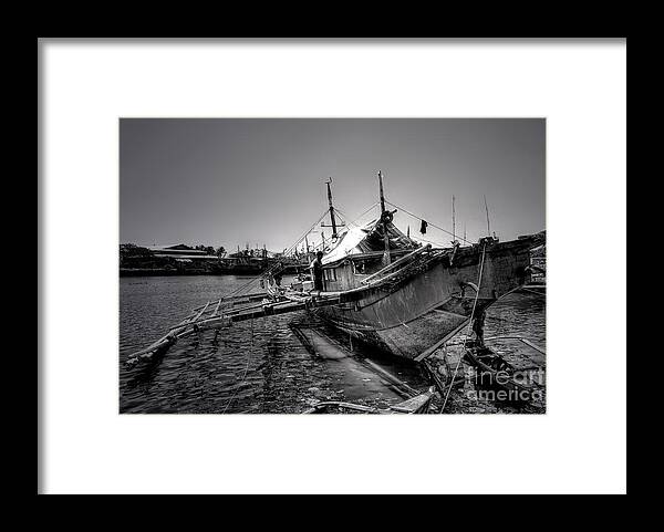 Yhun Suarez Framed Print featuring the photograph Fisherman's Pride by Yhun Suarez