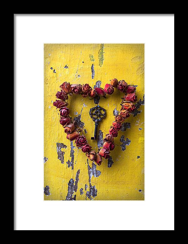 Love Rose Heart Wreath Key Framed Print featuring the photograph Key to my heart by Garry Gay