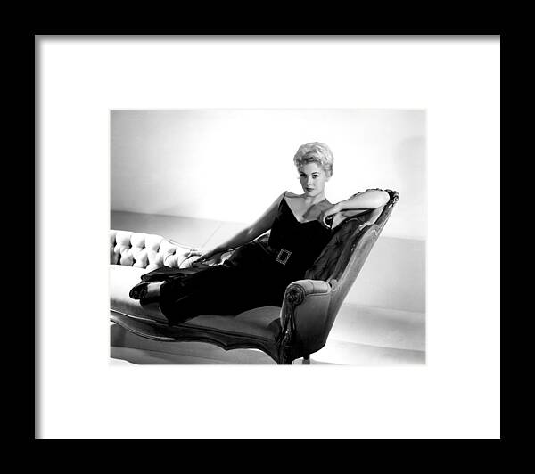 1950s Fashion Framed Print featuring the photograph Kim Novak, Columbia Pictures, 1950s by Everett