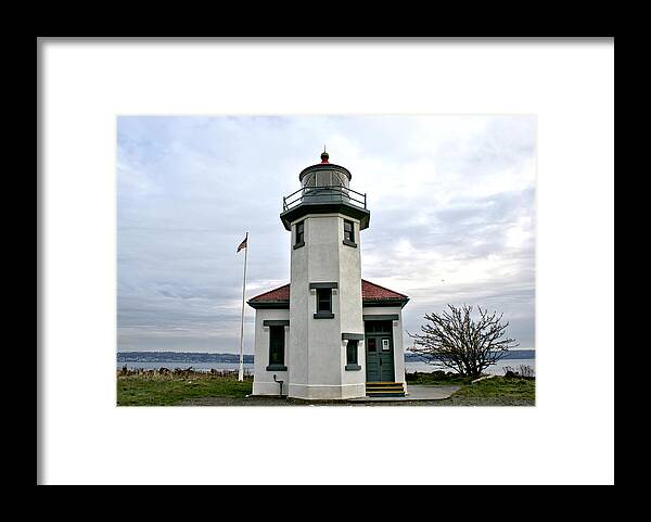 Point Framed Print featuring the photograph Point Robbinson Light Houe by Rob Green