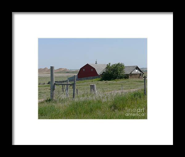 Red Hiproof Framed Print featuring the photograph Red hiproof barn in ND by Bobbylee Farrier