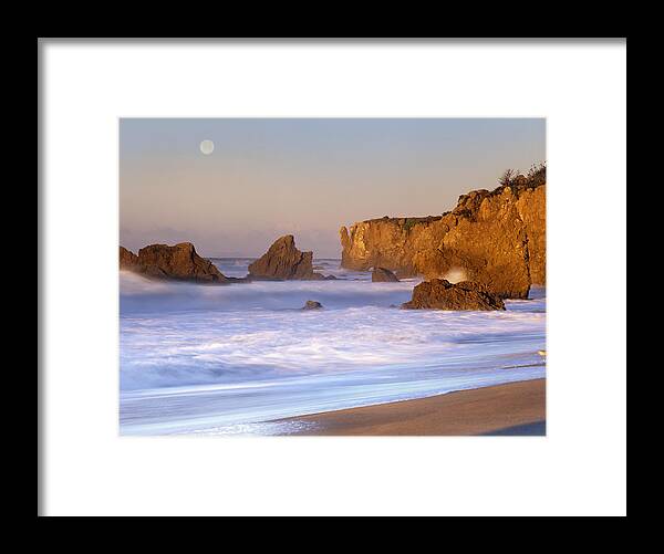 Mp Framed Print featuring the photograph Seastacks And Full Moon At El Matador by Tim Fitzharris