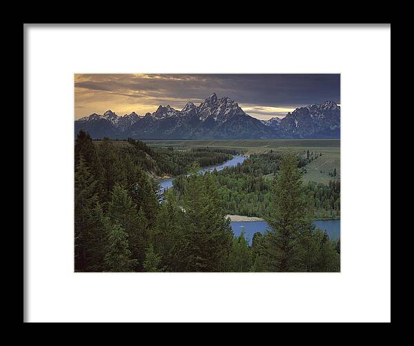 00173532 Framed Print featuring the photograph Teton Range At Snake River Overlook by Tim Fitzharris