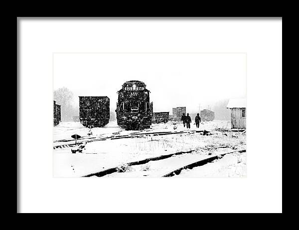Hopewell Framed Print featuring the photograph Winter Yard by Mike Flynn