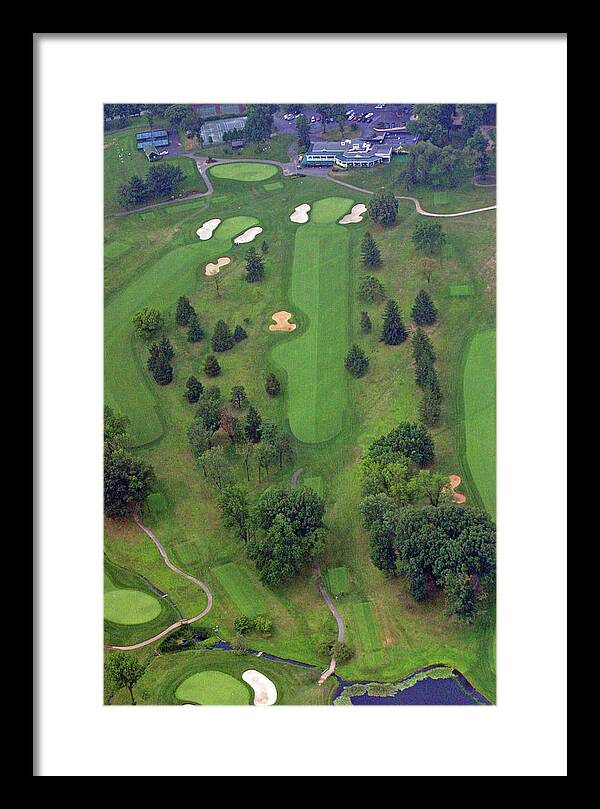 Sunnybrook Framed Print featuring the photograph 18th Hole Sunnybrook Golf Club by Duncan Pearson