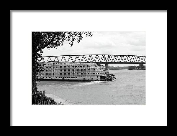  Framed Print featuring the photograph Queen of the Mississippi by Holden The Moment