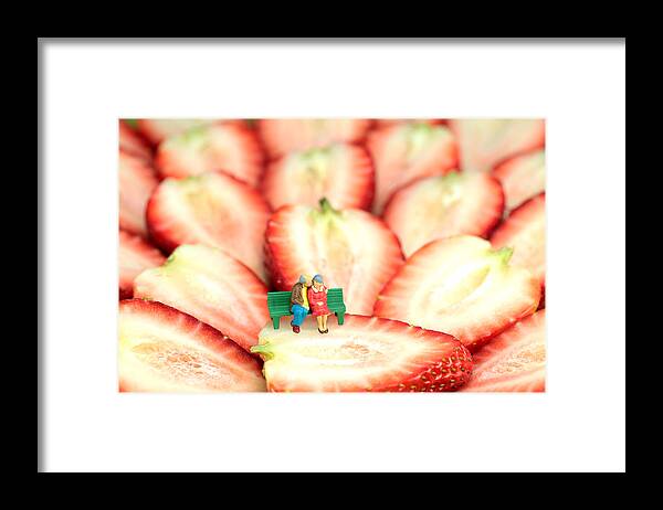 Lover Framed Print featuring the photograph The Lovers in Valentine's Day #3 by Paul Ge