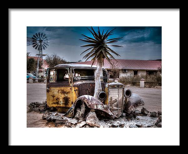 Old Framed Print featuring the photograph An embrace that cannot be unloosened - 2 by Claudio Maioli
