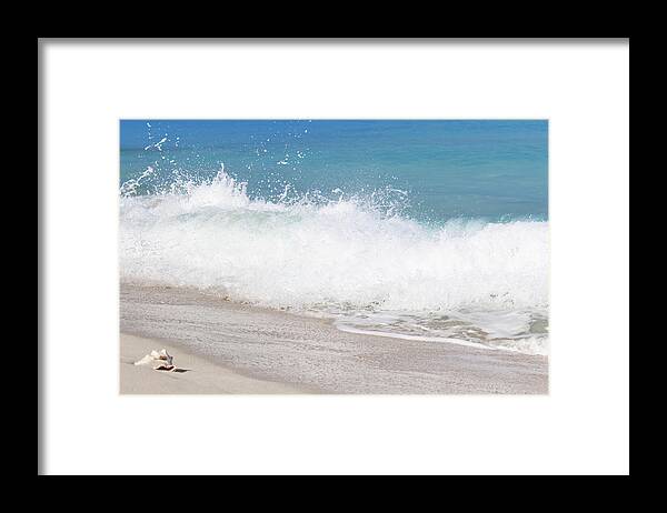 Wave Framed Print featuring the photograph Bimini Wave Sequence 4 by Samantha Delory