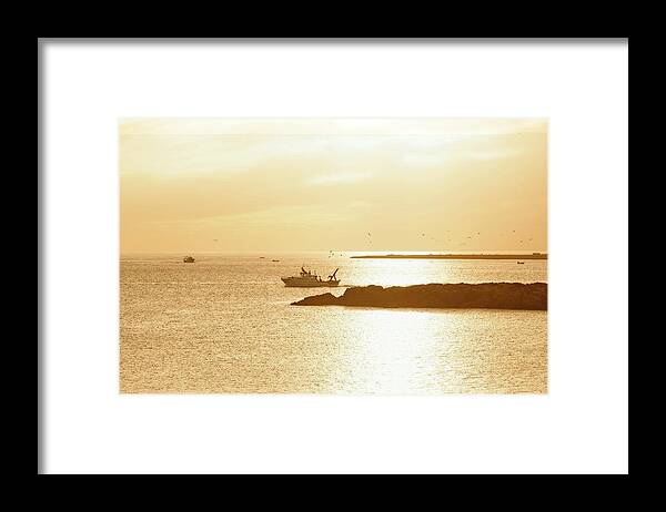 Landscape Framed Print featuring the photograph Bringing The Days Catch by Allan Van Gasbeck