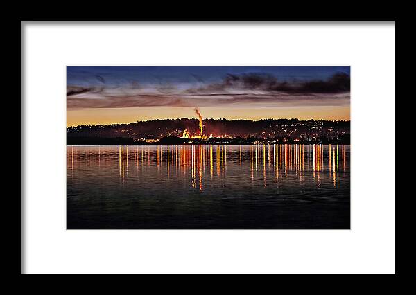 Water Framed Print featuring the photograph Camas on the Columbia by John Christopher