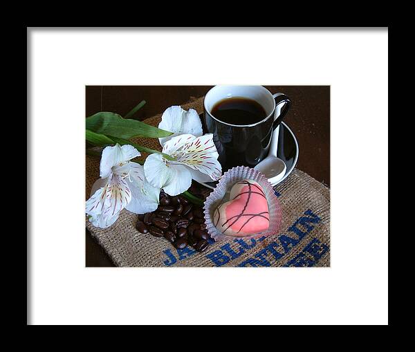 Coffee Framed Print featuring the photograph Coffe Break by Thomas Pipia