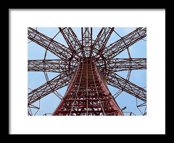 Coney Island Framed Print featuring the photograph Coney Island Parachute Jump 01 by Jonathan Sabin