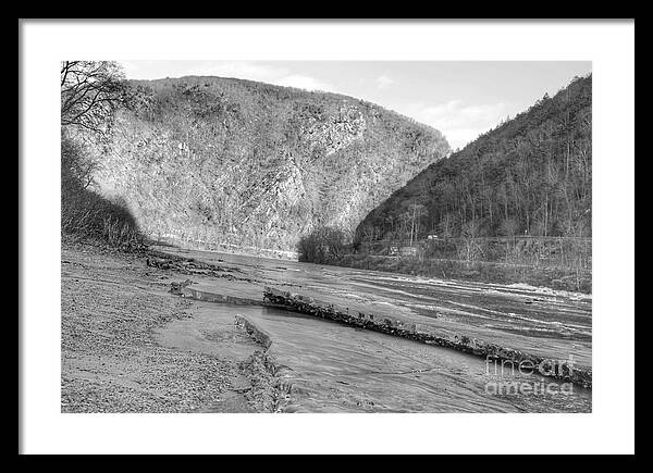 Delaware Water Gap Framed Print featuring the photograph Delaware Water Gap in Winter by Christopher Lotito