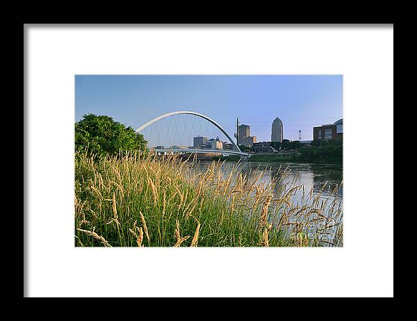 Des Moines Iowa Skyline Framed Print featuring the photograph Des Moines Skyline 4806 by Ken DePue