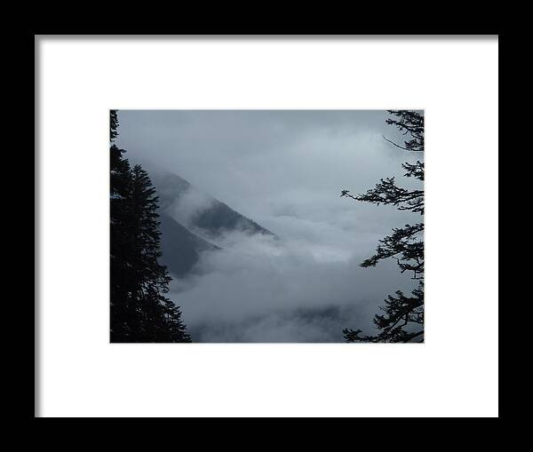 Landscape Framed Print featuring the photograph Dreamy View by Mark Camp