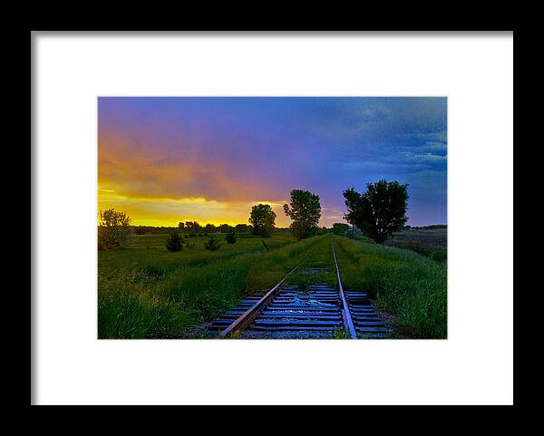 Landscape Framed Print featuring the photograph Dusk by Don Durfee