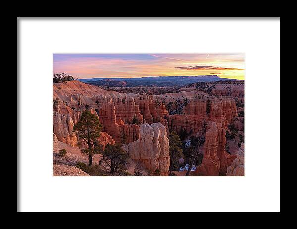 Bryce Canyon National Park Framed Print featuring the photograph Fairyland Canyon Dawn by Jonathan Nguyen