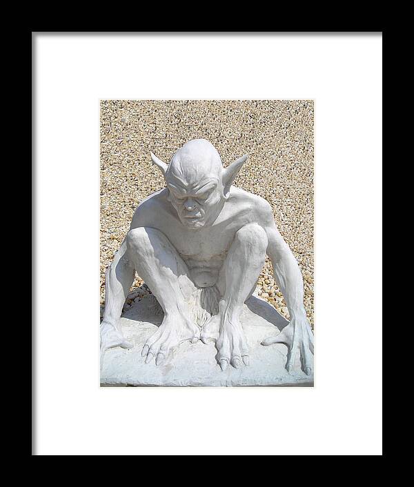 Sculpture Framed Print featuring the photograph Gargoyle by William Thomas