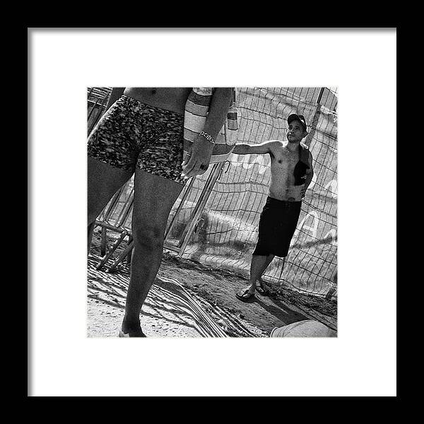 Woman Framed Print featuring the photograph Garotisme

#woman #man #people by Rafa Rivas