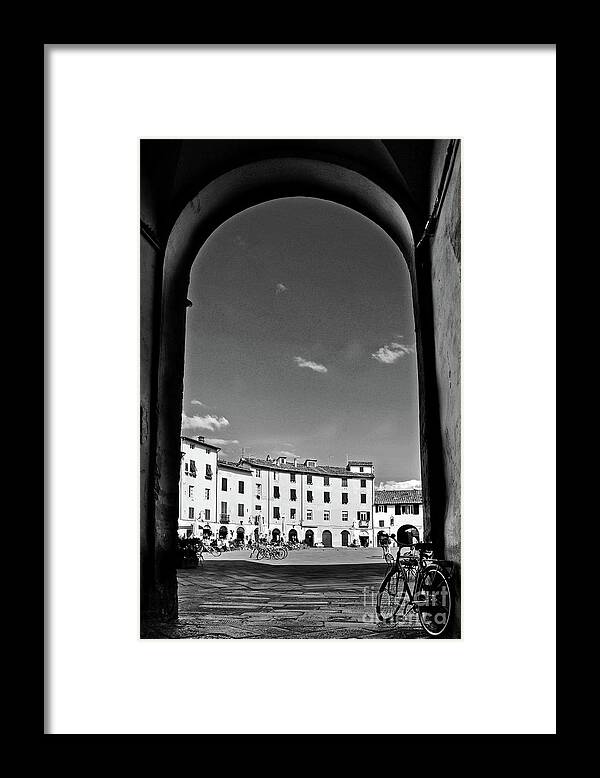 Bike Framed Print featuring the photograph Gateway to the romantic piazza by Carlos Alkmin
