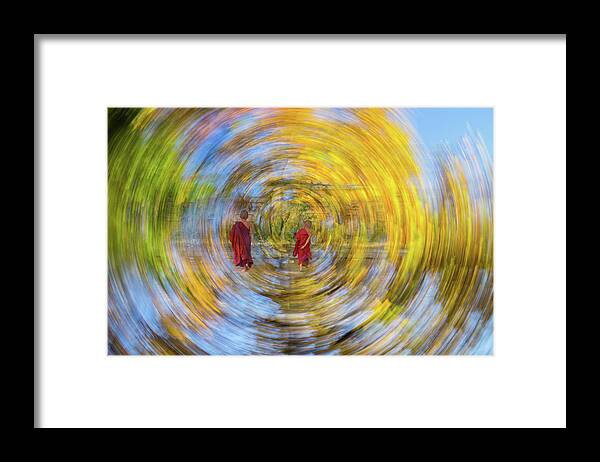  Framed Print featuring the photograph Gust by Mache Del Campo
