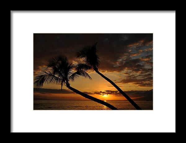 Photograph Framed Print featuring the photograph Ka'anapali Beach Sunset by Kelly Wade