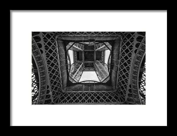 Paris Framed Print featuring the photograph La Tour Eiffel by Pablo Lopez