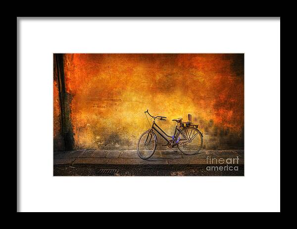 Bicycle Framed Print featuring the photograph Last Bicycle of Florence by Craig J Satterlee