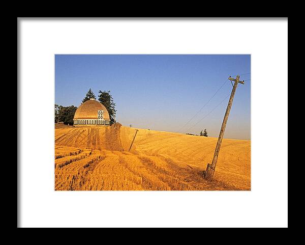 Outdoors Framed Print featuring the photograph Leonard's Round Barn by Doug Davidson