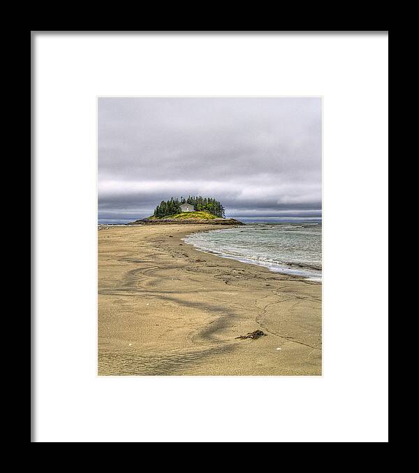 Hdr Framed Print featuring the photograph Low Tide in Popham Beach Maine by Tammy Wetzel