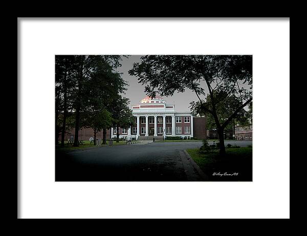 Marion Ar Framed Print featuring the photograph Marion Couthouse by DArcy Evans