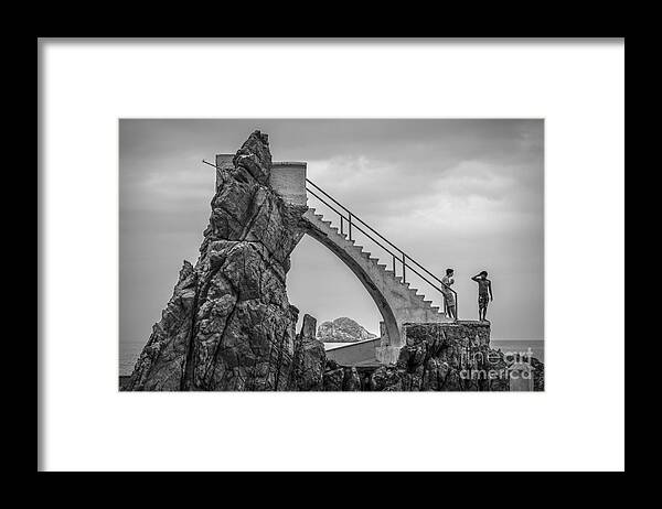 El Clavadista Framed Print featuring the photograph Mazatlan Cliff Divers by Amy Fearn