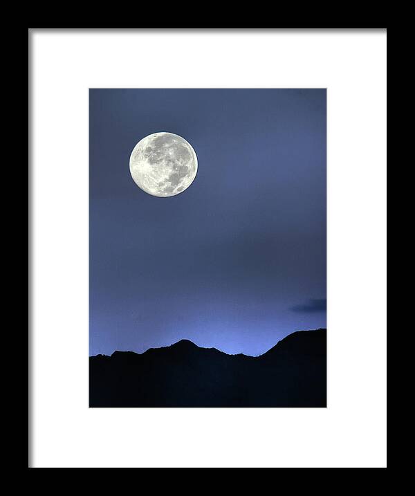 Hawaii Framed Print featuring the photograph Moon over Ko'olau by Dan McManus