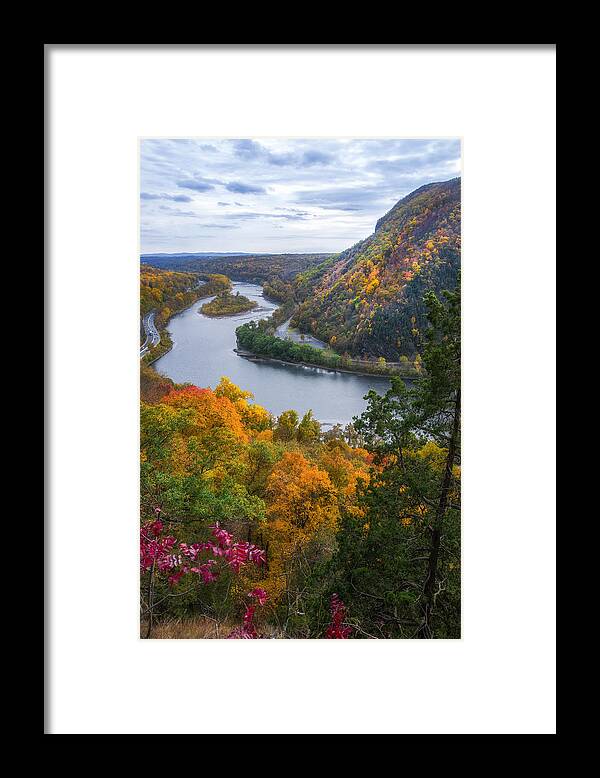 Mount Minsi Panorama Framed Print featuring the photograph Mount Minsi 2 by Mark Papke