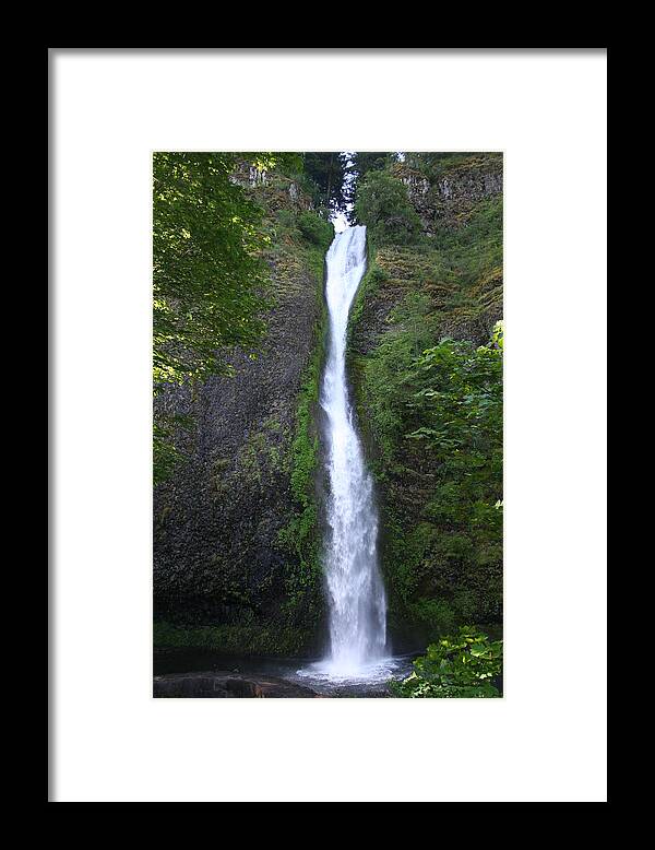 Waterfall Framed Print featuring the photograph Multnomah Falls WF1039 by Mary Gaines