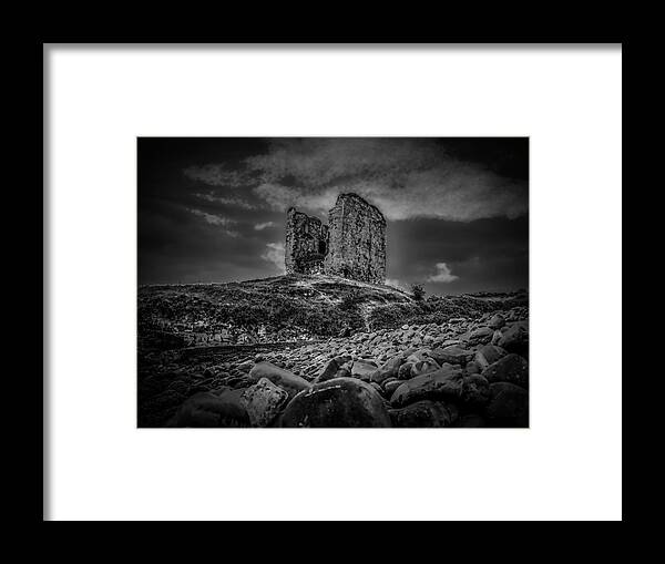Castle Framed Print featuring the photograph Mysterious past BW. by Leif Sohlman