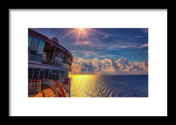 Photograph Framed Print featuring the photograph Natures Beauty at Sea by Reynaldo Williams