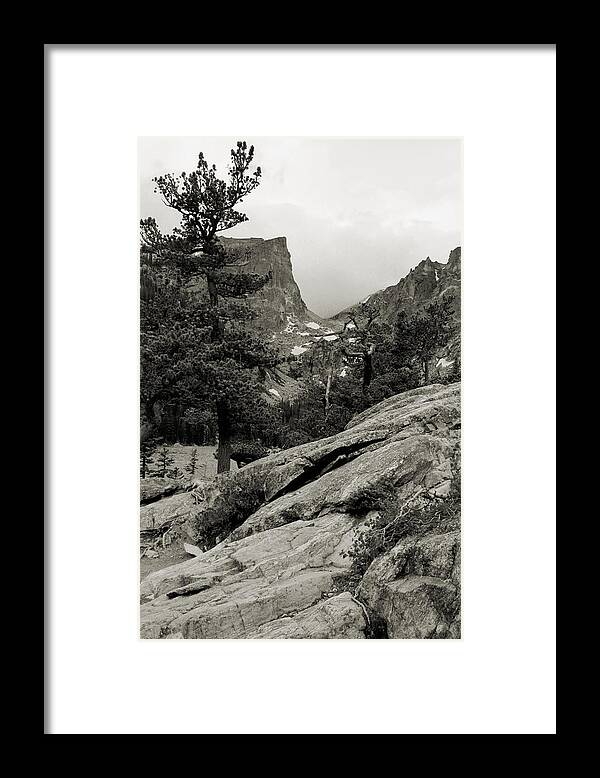 Mountain Framed Print featuring the photograph Nearing Emerald Lake by Scott Kingery