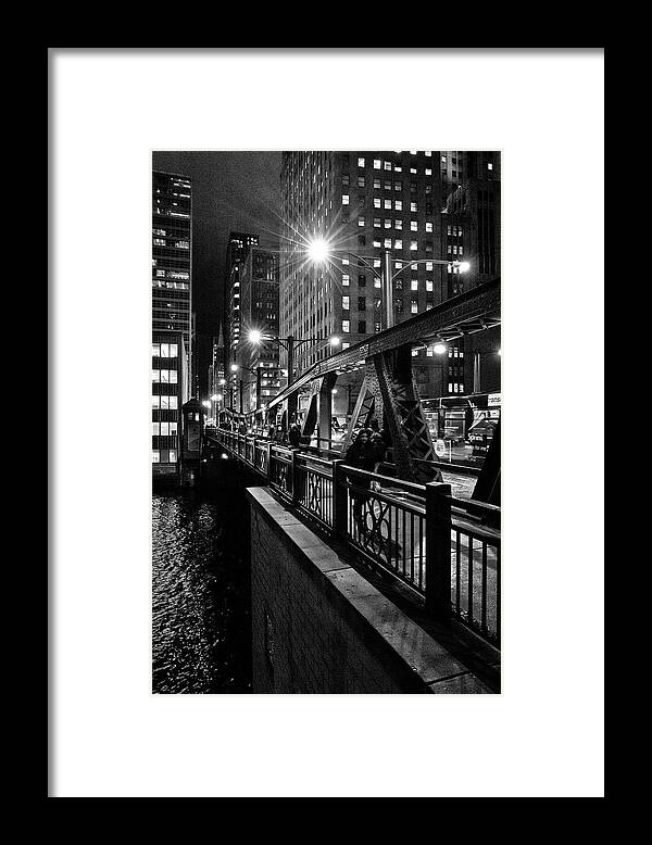 Chicago Framed Print featuring the photograph Night Stroll in Chicago by Linda Unger