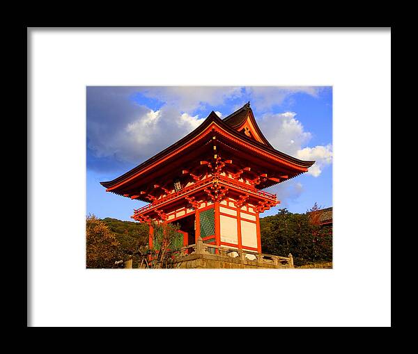 Japan Framed Print featuring the photograph Niomon by Roberto Alamino