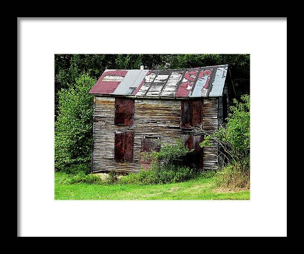 Abandoned Buildings Framed Print featuring the photograph Nobody's Home by Linda Stern
